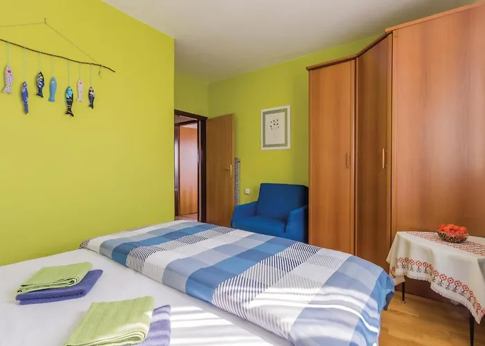Amazing In Novigrad With Wifi Apartamento